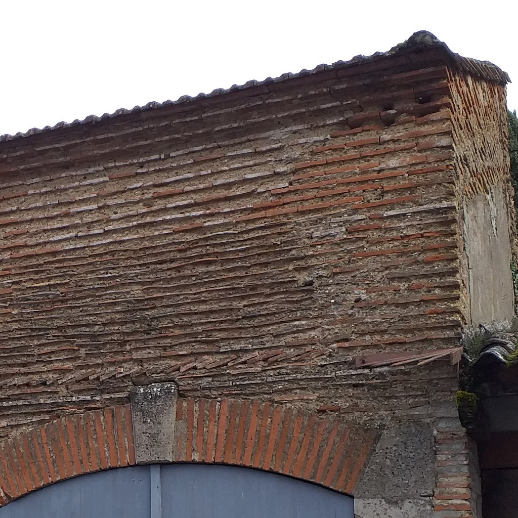 Tonneins / Tonens - mur de briques