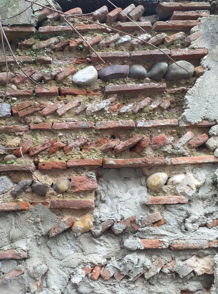 Tonneins / Tonens - Appareillage de briques et galets