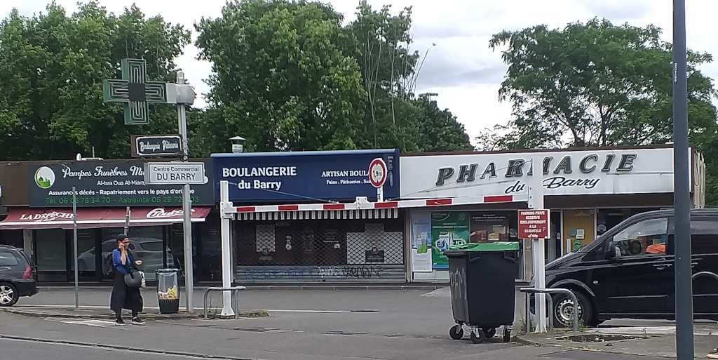 Tolosa - boulangerie et pharmacie du Barry